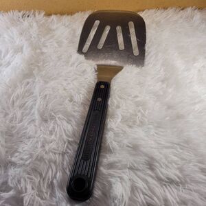 Kitchen Collection Slotted Turner with Side Cutting Edge
